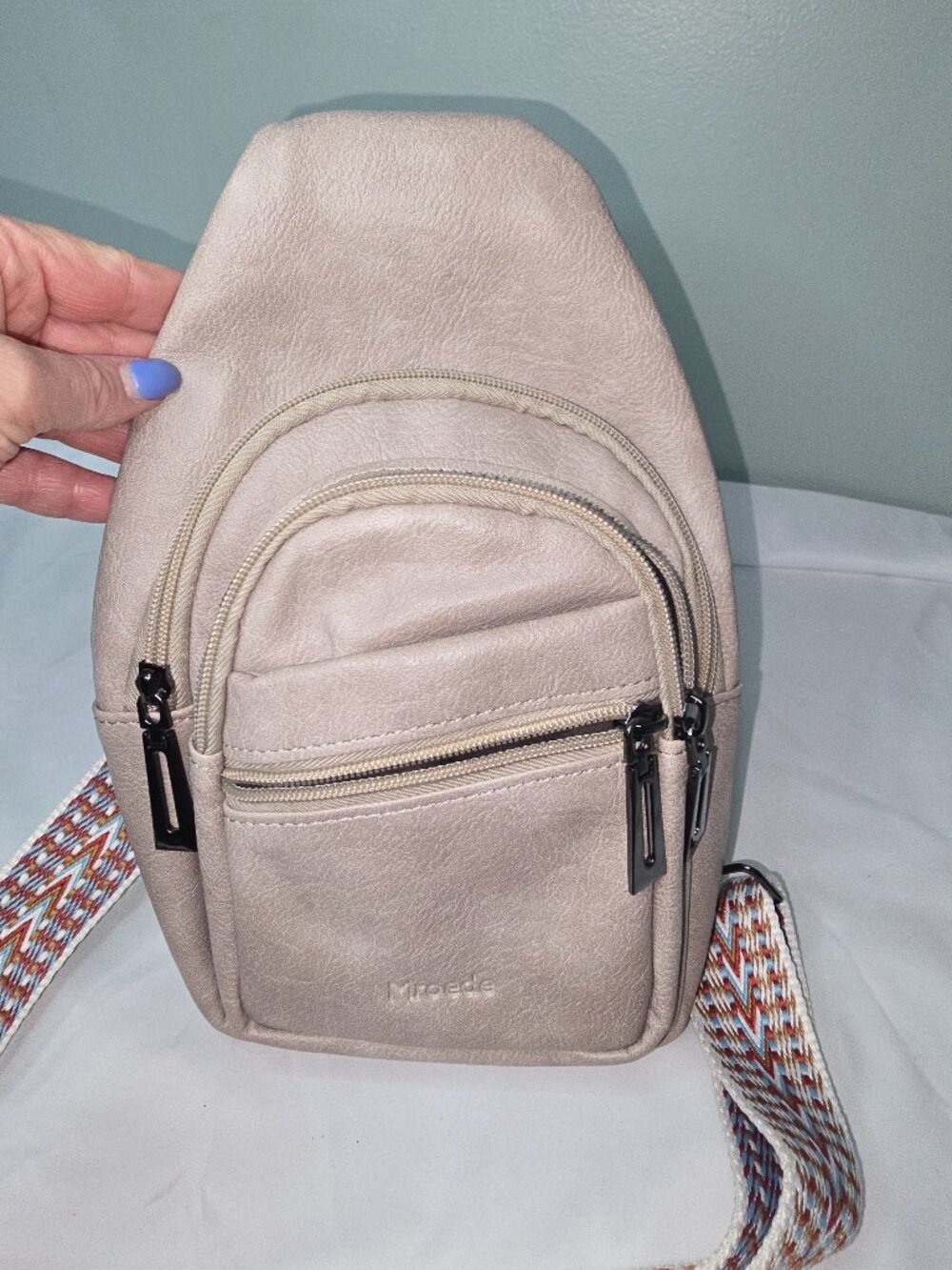Mroede Sling Crossbody Bag, Women Casual Travel Bag Beige, 7.3x4.3x11.5